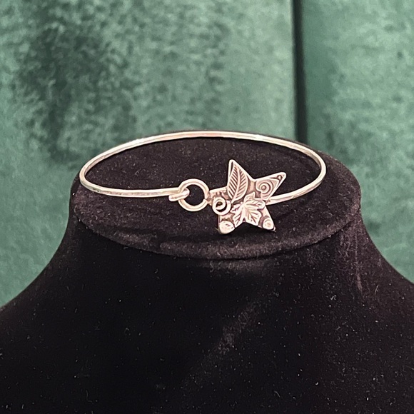 Jewelry - Vintage Sterling Silver Star Hinge Bracelet Maple leaf design and abstract shape